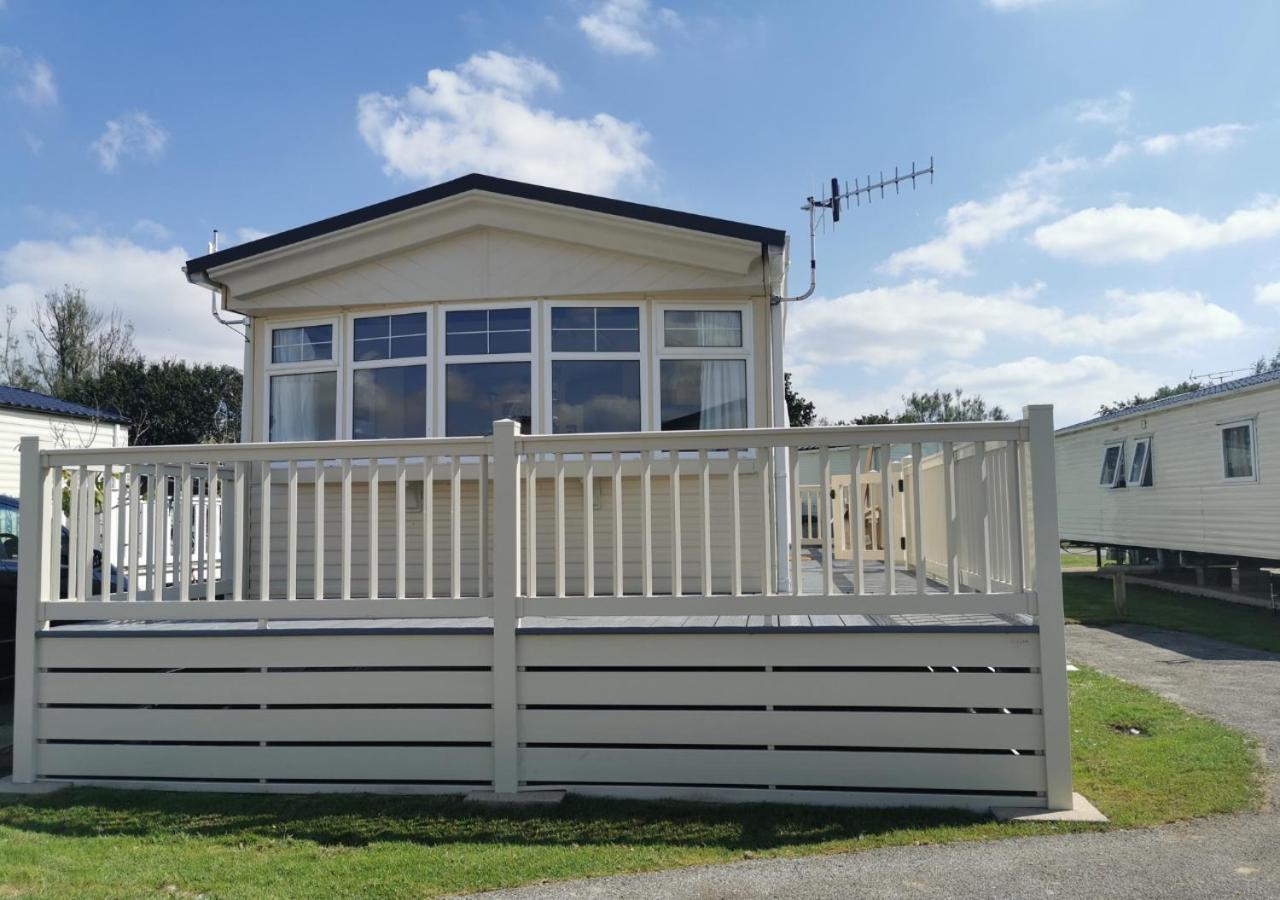 Tranquil 6 Berth Luxury Holiday Home Чичестър Екстериор снимка