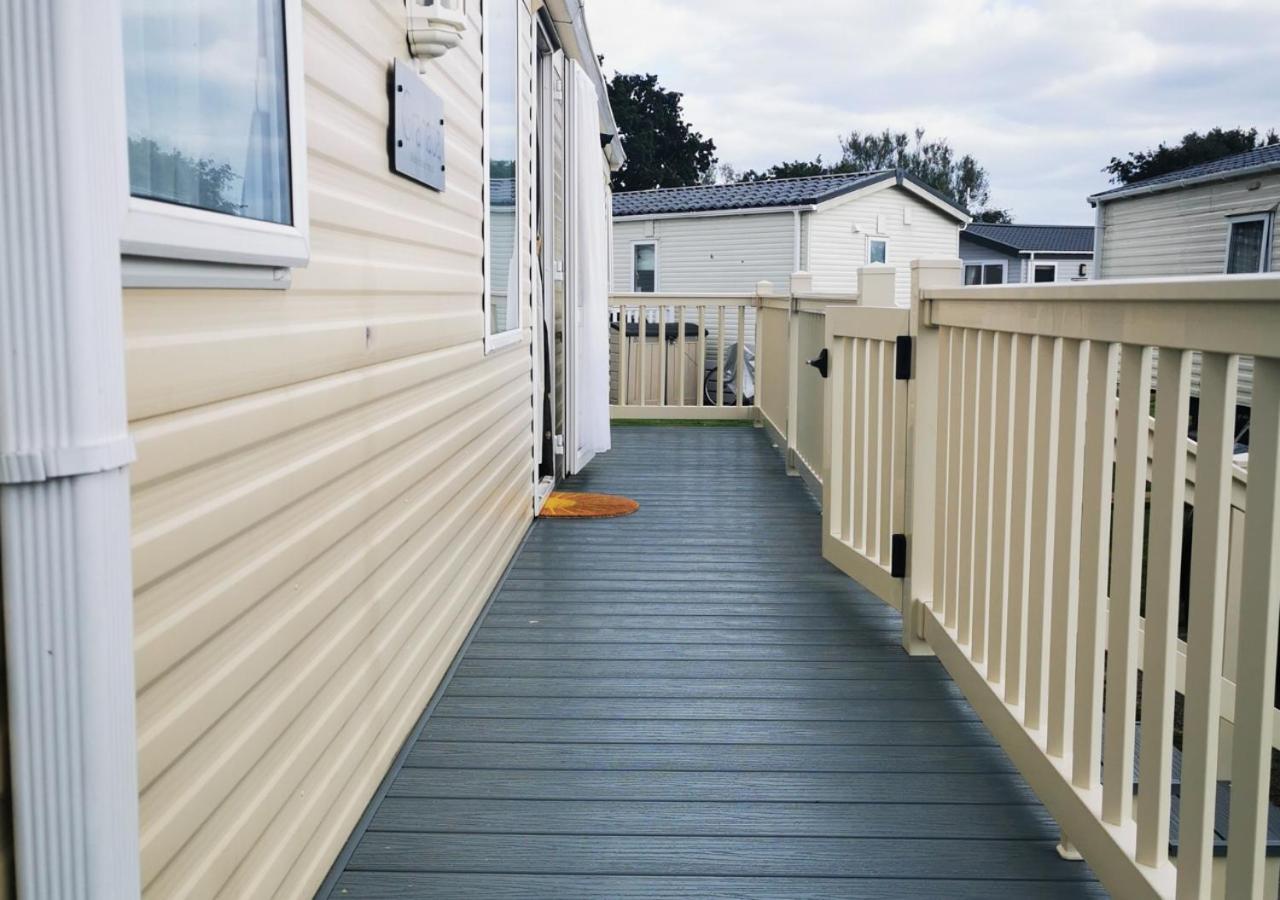 Tranquil 6 Berth Luxury Holiday Home Чичестър Екстериор снимка
