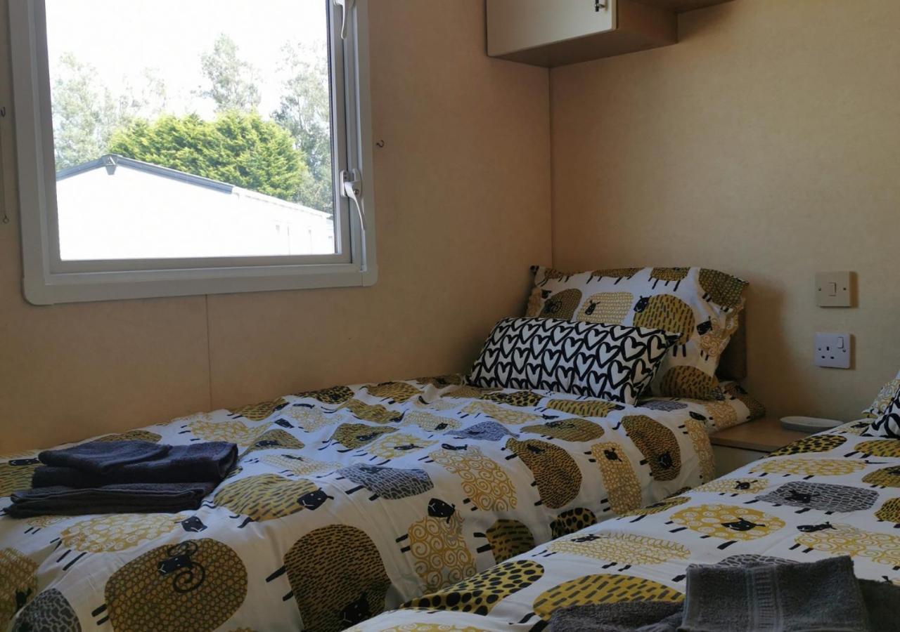 Tranquil 6 Berth Luxury Holiday Home Чичестър Екстериор снимка